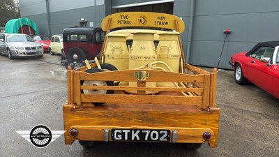 Lot 192 - 1954 MORRIS PICK-UP