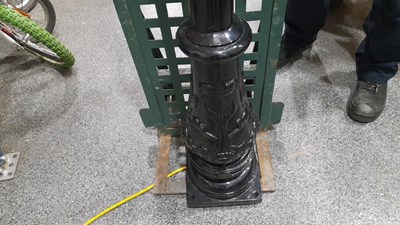 Lot 55 - VINTAGE STYLE POLICE LAMP ON CAST POLE