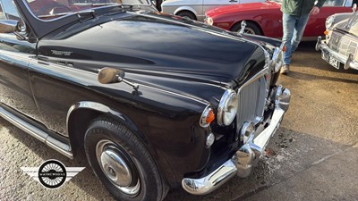 Lot 14 - 1961 ROVER P4 100