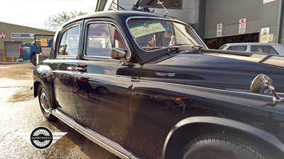 Lot 14 - 1961 ROVER P4 100