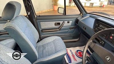 Lot 818 - 1983 VOLKSWAGEN GOLF GL AUTO