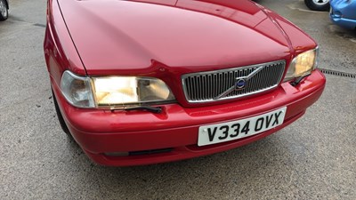 Lot 66 - 1999 VOLVO V70 SE T5