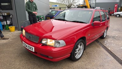 Lot 66 - 1999 VOLVO V70 SE T5