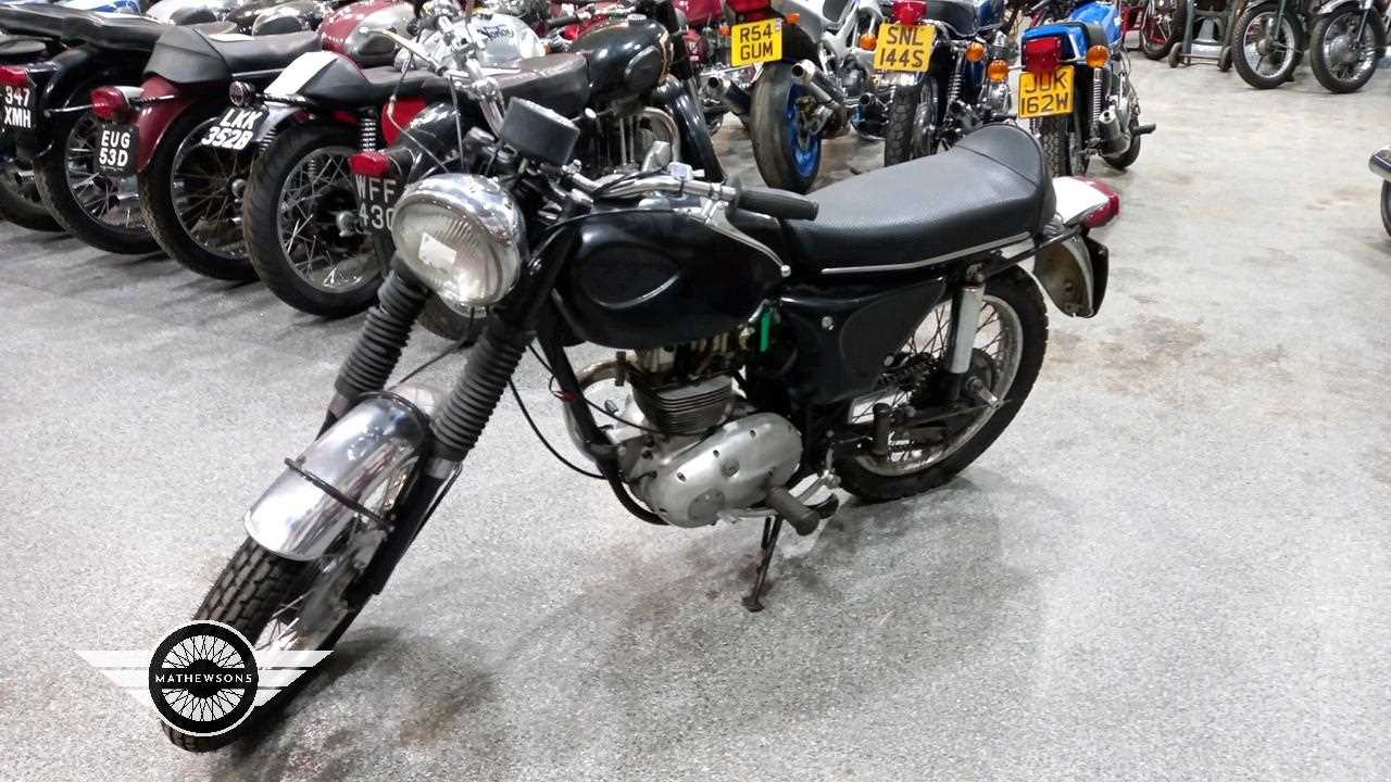 Lot 134 - 1968 BSA B25 STARFIRE