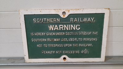 Lot 113 - SOUTHERN RAILWAY WARNING 1924 CAST IRON SIGN 28" X 16"