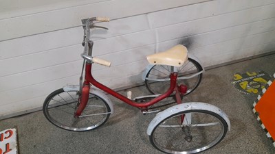 Lot 361 - CHILDS 3 WHEELER TRICYCLE 1940'S RALEIGH TIGER