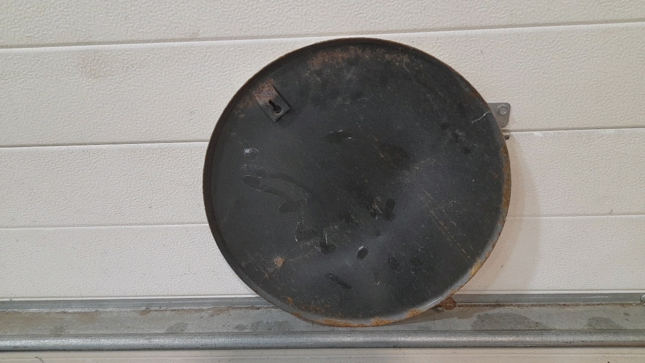 Lot 605 - LES ROUTIERS ROUND ENAMEL SIGN 15