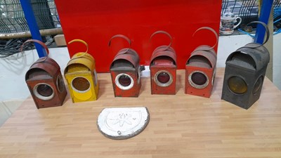 Lot 665 - BOX OF RAILWAY LAMPS