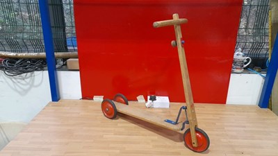 Lot 389 - WOODEN TOY SCOOTER