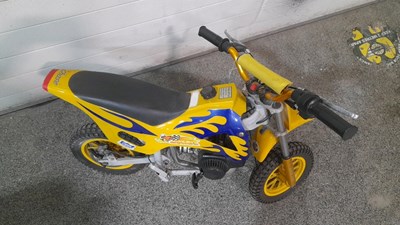 Lot 583 - CHILDS MINI MOTOR BIKE