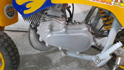 Lot 583 - CHILDS MINI MOTOR BIKE