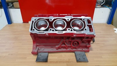 Lot 891 - V6 ENGINE BLOCK LIGHT