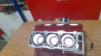 Lot 891 - V6 ENGINE BLOCK LIGHT
