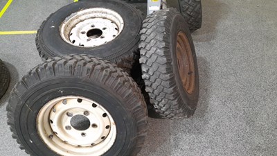 Lot 243 - 5 X LAND ROVER WOLF WHEELS & TYRES 7.50 R 16C