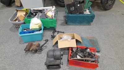 Lot 685 - ASSORTMENT OF LAND ROVER PARTS