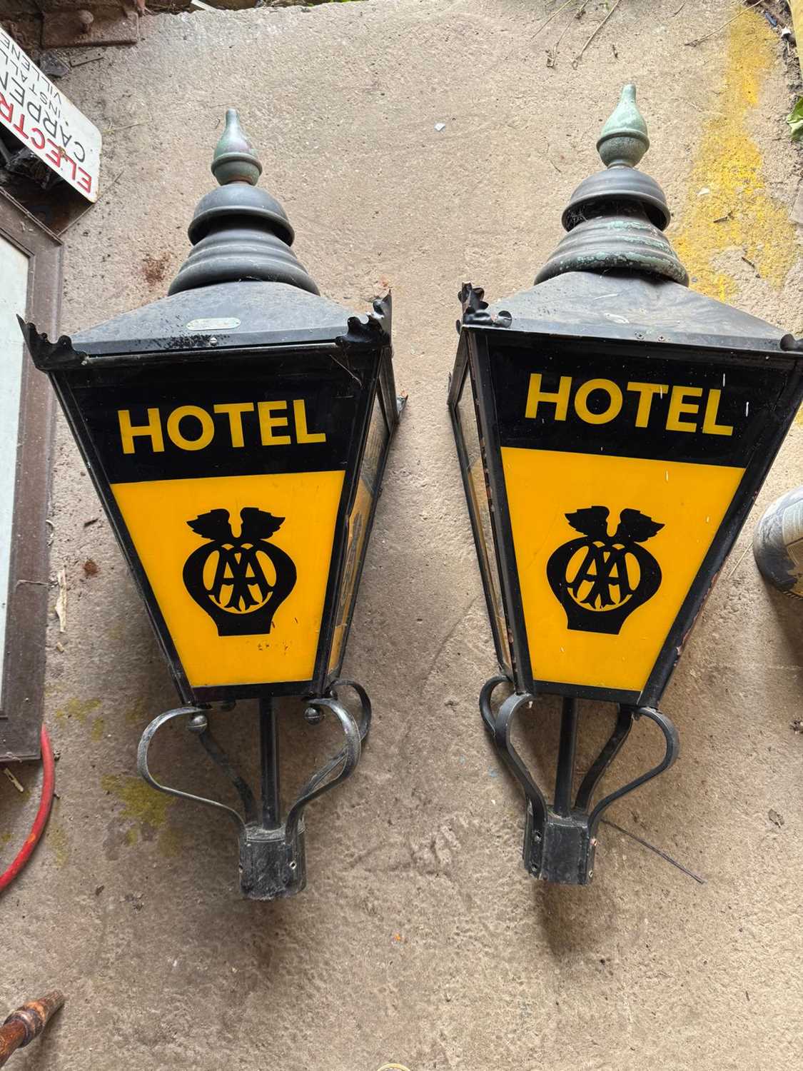 Click for high resolution Lot 19 - PAIR OF AA HOTEL STYLE LAMPS 42" TALL
