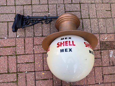 Lot 281 - SHELL MEX LIGHT UP GARAGE LAMP