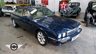 Lot 242 - 1998 JAGUAR SOVEREIGN V8 AUTO