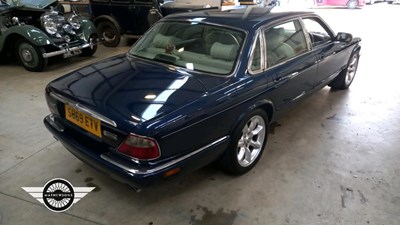 Lot 242 - 1998 JAGUAR SOVEREIGN V8 AUTO