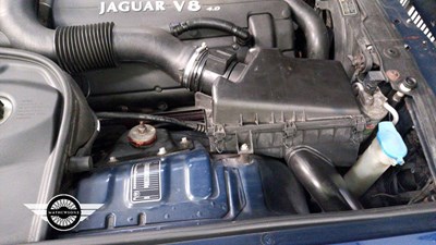 Lot 242 - 1998 JAGUAR SOVEREIGN V8 AUTO