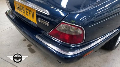 Lot 242 - 1998 JAGUAR SOVEREIGN V8 AUTO