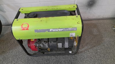 Lot 453 - 110V INDUSTRIAL GENERATOR 15A + 110AMP, HONDA POWERED