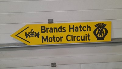 Lot 753 - AA BRANDS HATCH MOTOR CIRCUIT HAND PAINTED SIGN 48" X 10"