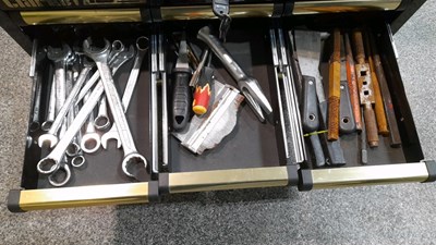 Lot 455 - CLARKE HD PLUS TOOL CHEST + TOOLS