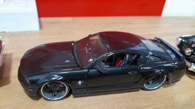 Lot 208 - SELECTION OF 1/24 SCALE DIE CAST MODELS