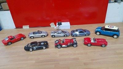 Lot 553 - SELECTION OF 1/24 SCALE DIE CAST MODELS