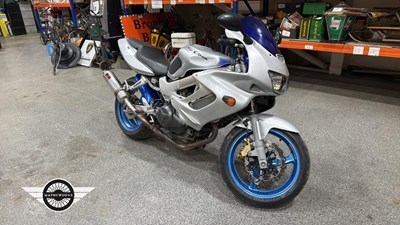 Lot 542 - 1998 HONDA VTR 1000 F