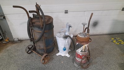 Lot 497 - SELECTION OF OIL DISPENSERS