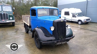 Lot 328 - 1948 MORRIS COMMERCIAL