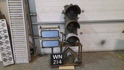 Lot 535 - 3 LIGHT TRAIN SIGNAL WITH MARKER/DIRECTION LIGHTS 55" x 38"