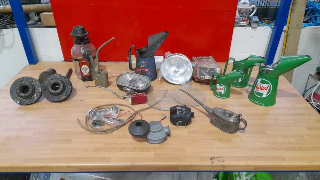 Lot 197 - SELECTION OF OIL JUGS & CAR PARTS