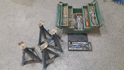 Lot 857 - TOOL BOX WITH TOOLS + 4 AXLE STANDS