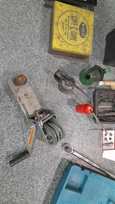 Lot 647 - TOOL BOX WITH TOOLS , OIL CAN + MAKITA DRILL