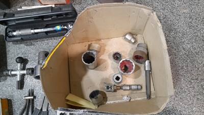 Lot 647 - TOOL BOX WITH TOOLS , OIL CAN + MAKITA DRILL