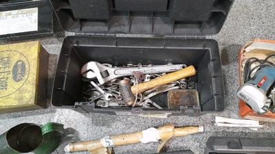 Lot 647 - TOOL BOX WITH TOOLS , OIL CAN + MAKITA DRILL