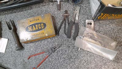 Lot 647 - TOOL BOX WITH TOOLS , OIL CAN + MAKITA DRILL