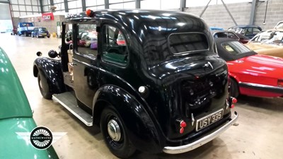 Lot 426 - 1957 AUSTIN TAXI