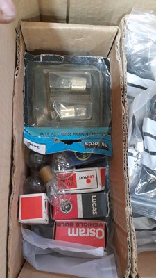 Lot 877 - SELECTION OF CAR BULBS , CAR RADIOS , SWITCHED & A OUTSIDE SEARCHLIGHT