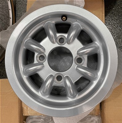 Lot 121 - 4 NEW 10 INCH MINI LITE WHEELS