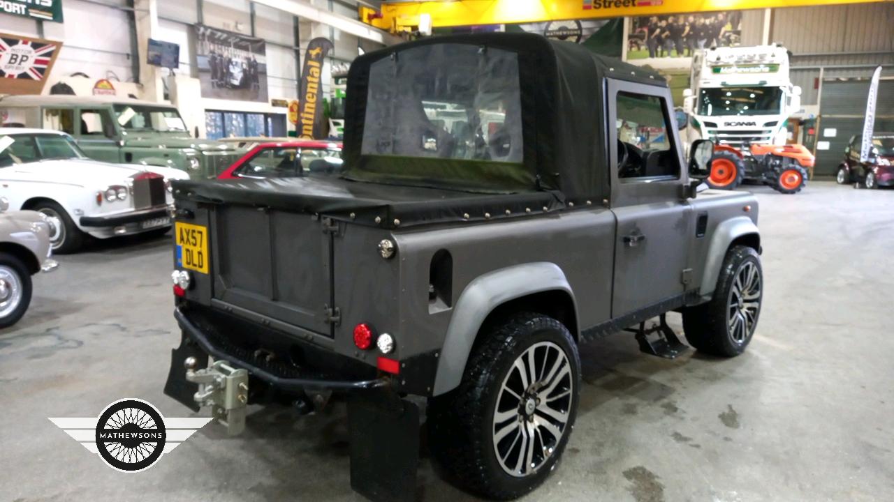 Lot 102 - LAND ROVER DEFENDER 90 COUNTY HT SWB