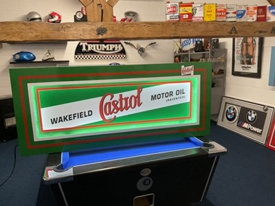 Lot 185 - LARGE ILLUMINATED CASTROL WAKEFIELD SIGN