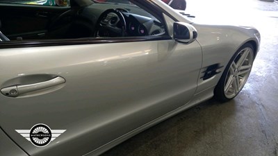 Lot 24 - 2003 MERCEDES SL 350 AUTO