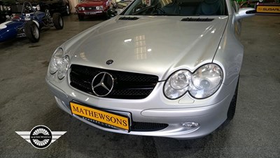 Lot 24 - 2003 MERCEDES SL 350 AUTO