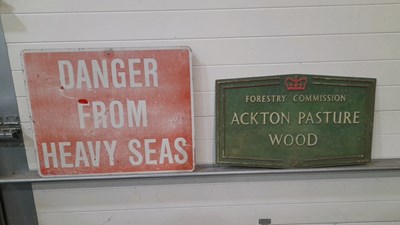 Lot 293 - 1 X CAST SIGN 1 X ALUMINIUM SIGN