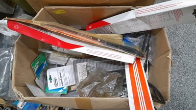 Lot 831 - 6 X BOXES OF CAR RELATED MEMORABILIA