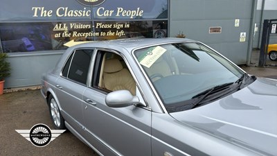 Lot 746 - 1999 BENTLEY ARNAGE AUTO